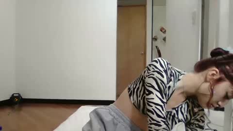 Lisa Roberths online show from October 6, 8:24 pm