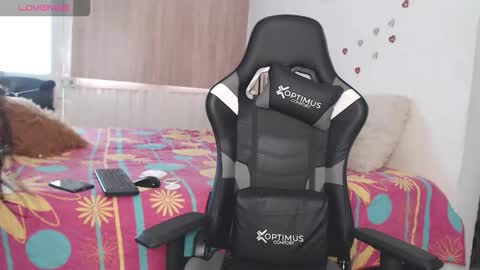 faisury online show from October 8, 2:43 pm