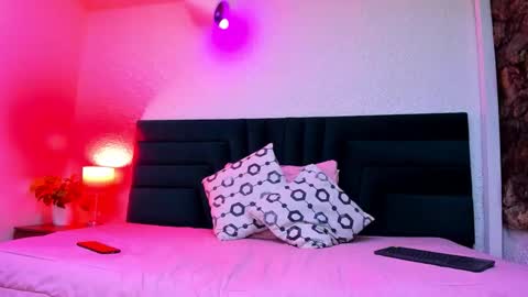 lisa white  online show from March 24, 3:45 am