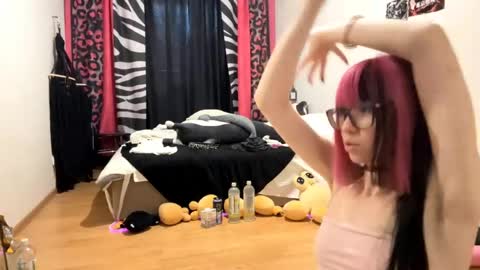 Aileen online show from June 3, 2:33 pm