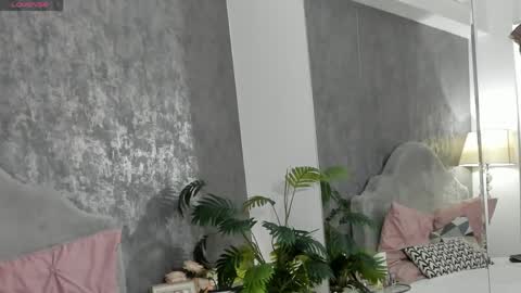 lisacroft online show from March 26, 7:32 am