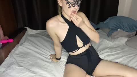 Lisa online show from November 15, 12:06 pm