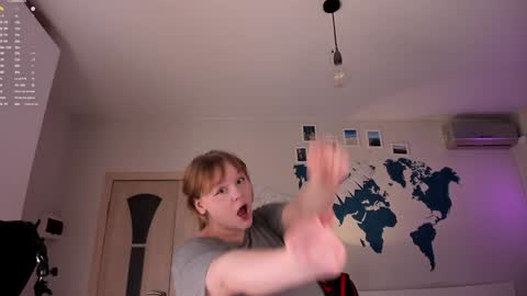 -Lisa- Help me to reach 100 thumbs up3 online show from December 13, 1:55 pm