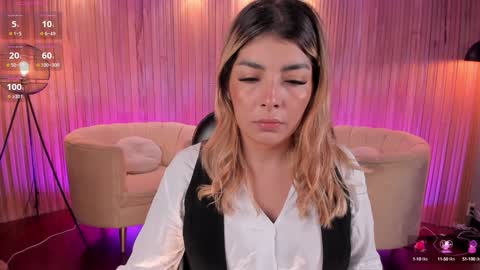 LISA MONROE online show from February 7, 1:01 pm