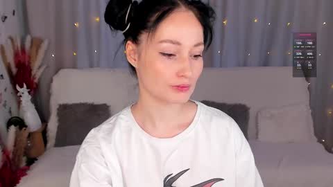 Lisa Moore online show from February 15, 12:22 pm