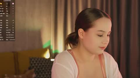 Lissa online show from April 5, 1:32 pm