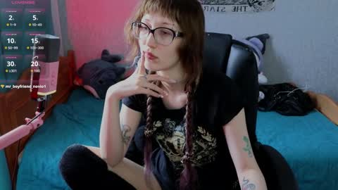 lissaros online show from April 5, 9:30 am