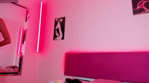 Little Nauughty2 online show from February 1, 9:11 am