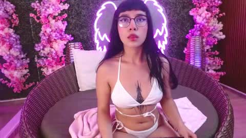 Paulette online show from November 12, 1:20 pm