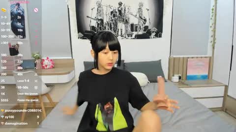 Yena and Gabby online show from April 9, 10:42 am