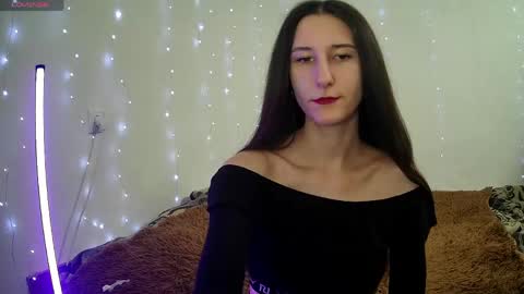 LittleAhWitch online show from April 13, 9:10 am