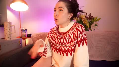 Emily Hill online show from November 12, 9:24 pm