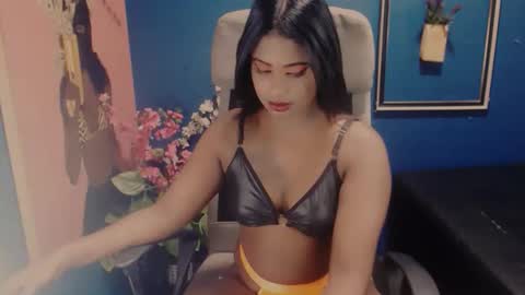 littleindianmilf online show from October 8, 11:58 am
