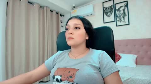 Sarahs Room online show from December 19, 12:59 am