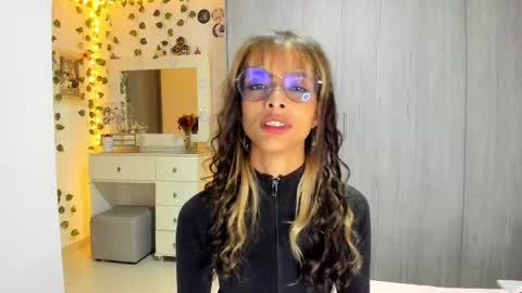 Luna online show from February 6, 11:19 pm