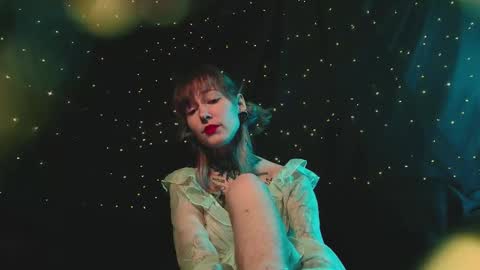 Niki  free tg channel with some photos gifs and info about streams  online show from October 29, 5:23 am