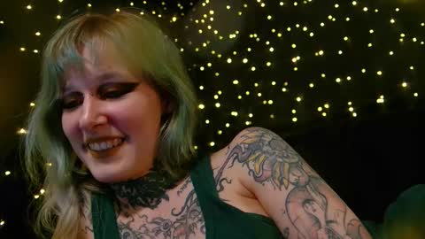 Niki  free tg channel with some photos gifs and info about streams  online show from February 4, 7:06 pm