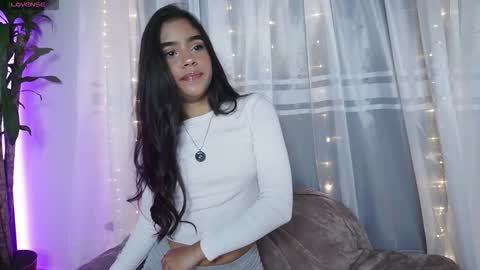 littletammy_ online show from September 30, 12:33 pm