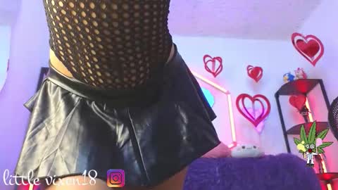 littlevixen18 online show from March 18, 2:44 pm