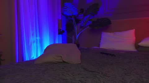 Liv 3 online show from October 8, 6:12 pm