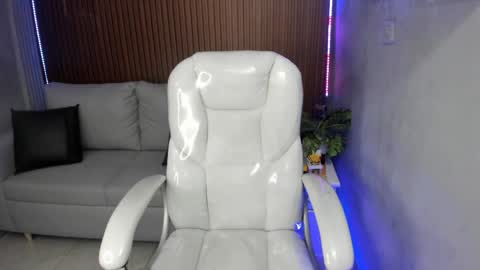 LIZ online show from April 11, 6:30 am