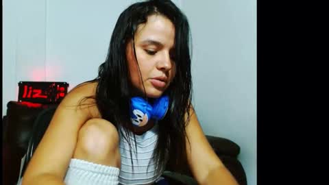 liz_fe online show from February 13, 3:35 pm