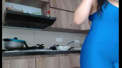 liz_fe online show from April 22, 8:39 pm