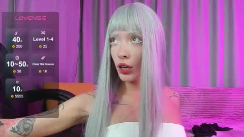 LizaLure online show from October 4, 7:18 pm