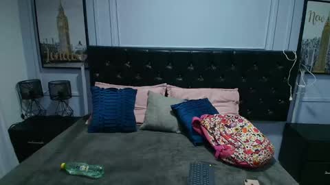 Lizz  online show from February 7, 11:56 am