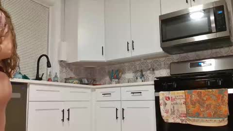 lizzy_fit online show from November 29, 12:25 am