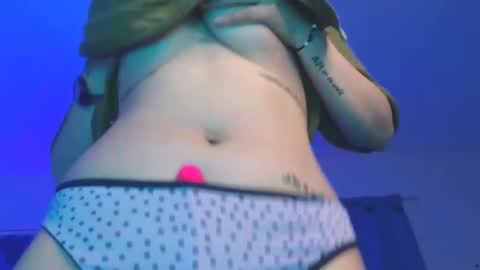 Elizabeth but call me Lizz  online show from December 2, 11:33 am