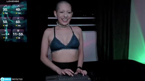 Lynx Mist online show from December 18, 1:37 am