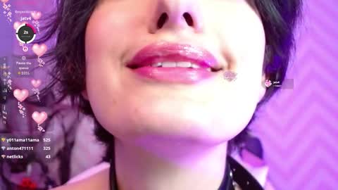 Lola online show from October 29, 6:10 pm