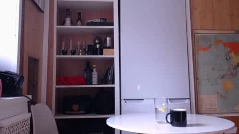 Lola online show from March 6, 12:00 pm