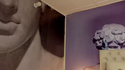 lola red online show from December 12, 1:39 pm