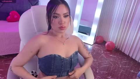 Lola  online show from June 5, 2:34 pm