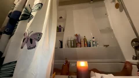 lolaabunnybaby304 online show from June 11, 6:43 am