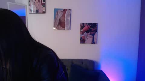 lolaandcamille online show from February 27, 1:28 pm