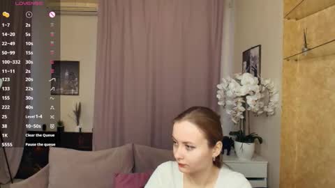 lolacorish online show from February 4, 11:02 am