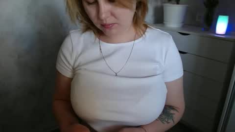 kiss online show from April 25, 7:44 am