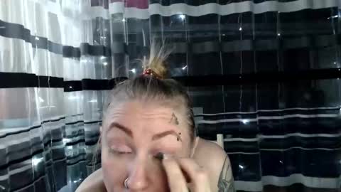 Lisa online show from November 28, 8:06 am