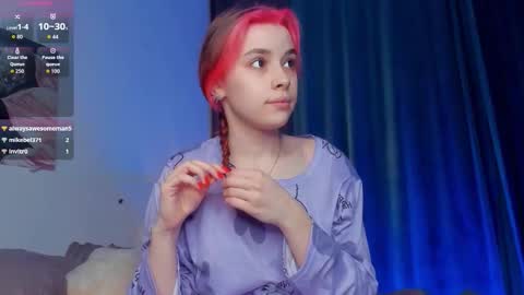 Lona online show from December 5, 7:37 pm