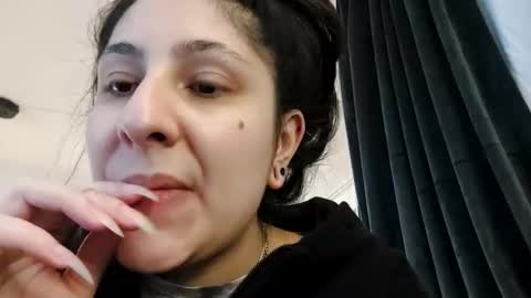 loolaunshaved online show from October 26, 5:19 pm