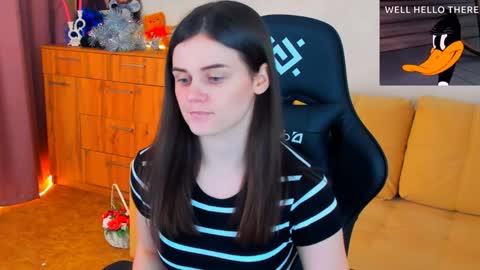 Lora Cain online show from December 27, 11:10 pm