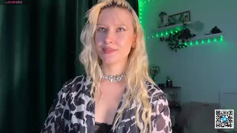 Lora heil online show from June 13, 3:20 pm