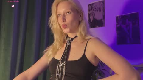 Lora heil online show from September 12, 4:03 pm