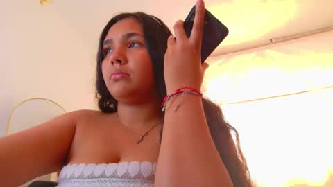 loreanis online show from March 4, 9:43 pm