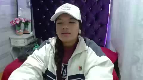 lorecherry online show from September 8, 10:20 pm