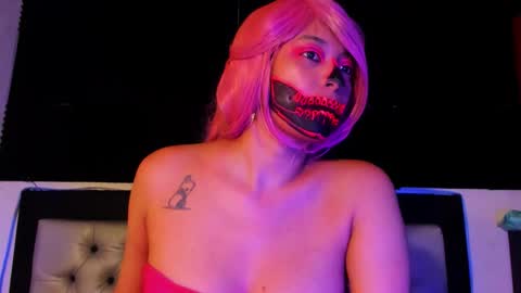 Lore Depp online show from October 2, 3:33 am