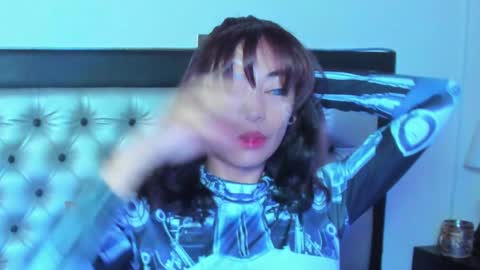 Lore Depp online show from February 6, 7:24 am